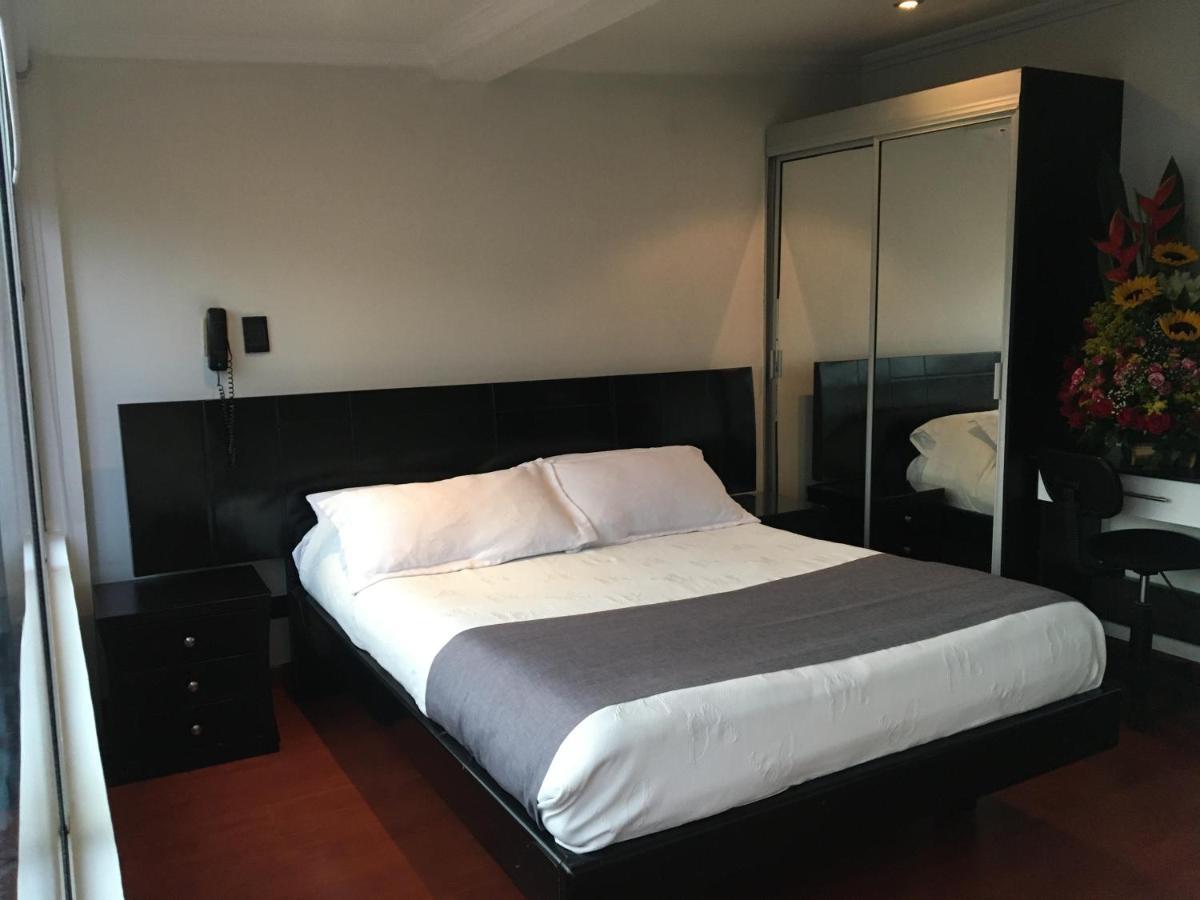 Hotel Ejecutivo Embajada Богота Екстериор снимка