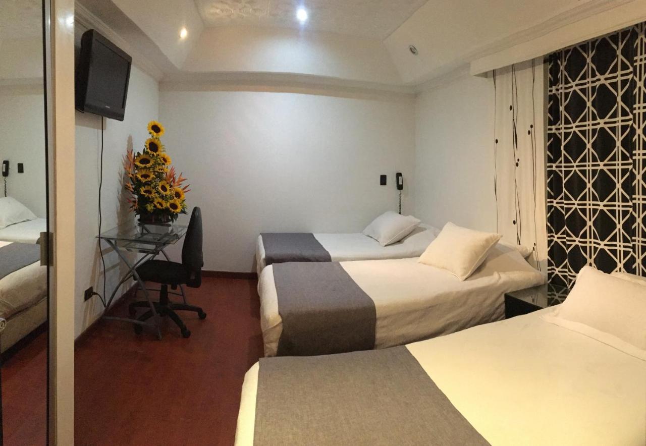 Hotel Ejecutivo Embajada Богота Екстериор снимка